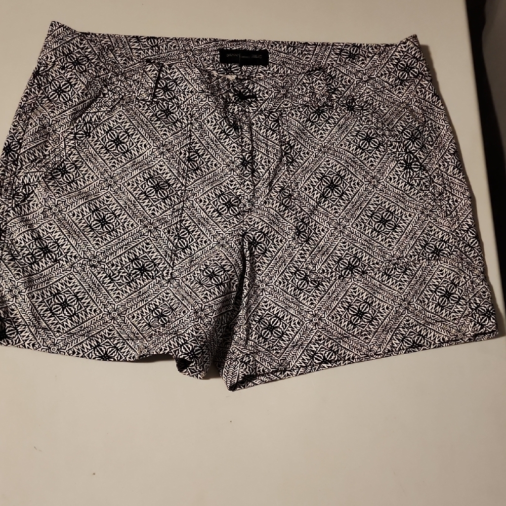 Banana Republic Black and White Bermuda Shorts Geometric Print